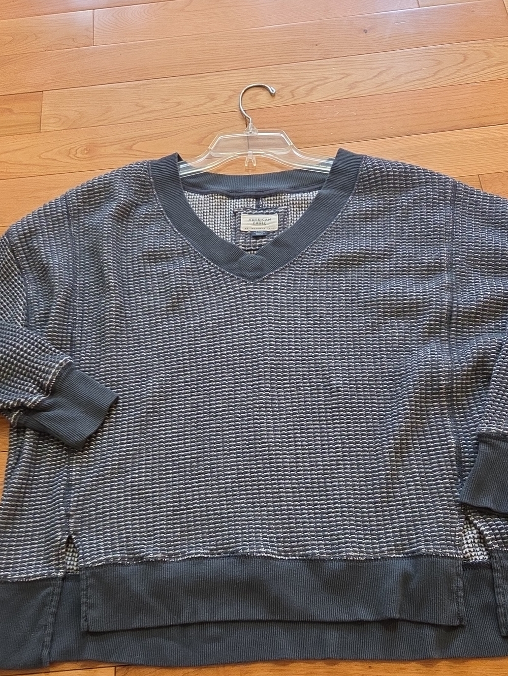 American Eagle Outfitters Navy and Gray Waffle V-Neck Sweater